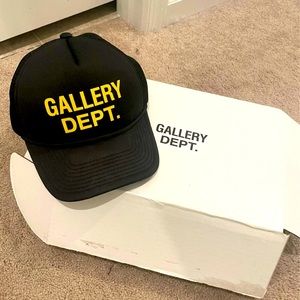 Gallery dept hat